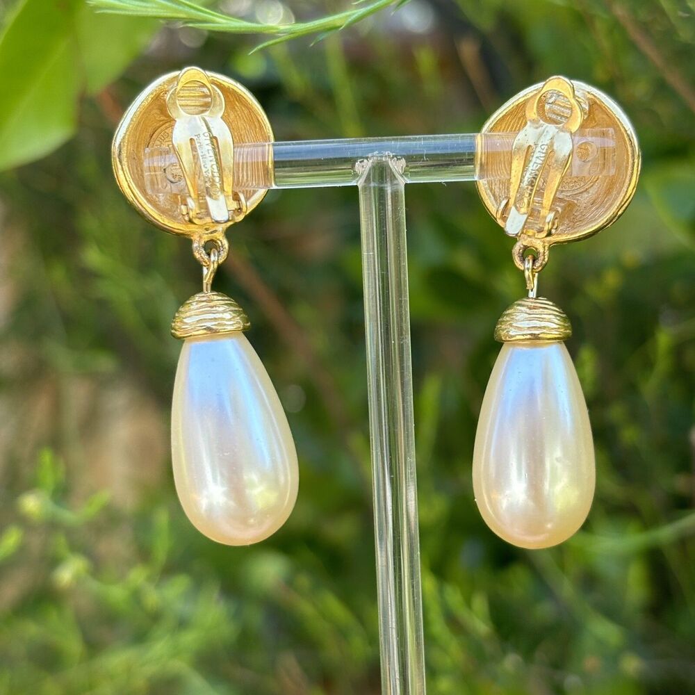 Vintage Givenchy Gold Tone Clip On Dangle Teardrop Earrings Faux Pearl 2" - Picture 8 of 9